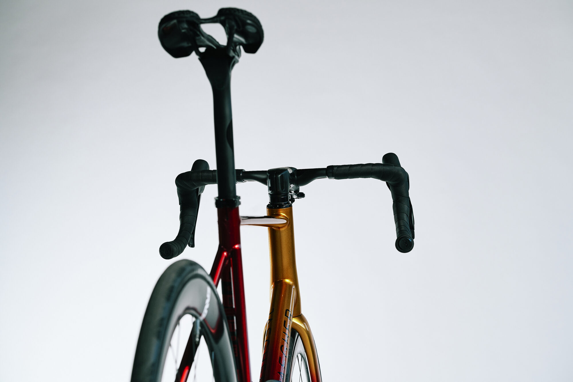 Jaegher Interceptor in gold and red